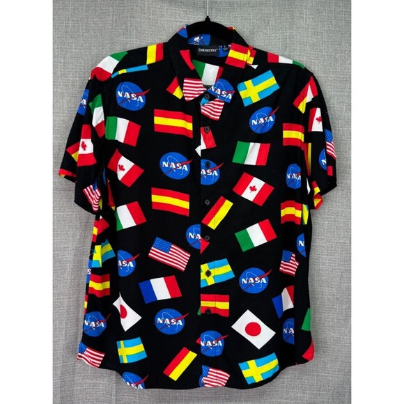 Chemistry Other - Chemistry Men's Short Sleeve Button Down Shirt Size L Nasa World Flags